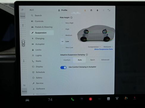 Used 2022 Tesla Model X image 25