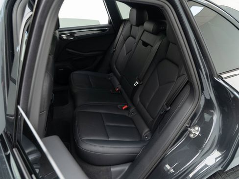 Certified 2026 Porsche Macan AWD/4WD image 28