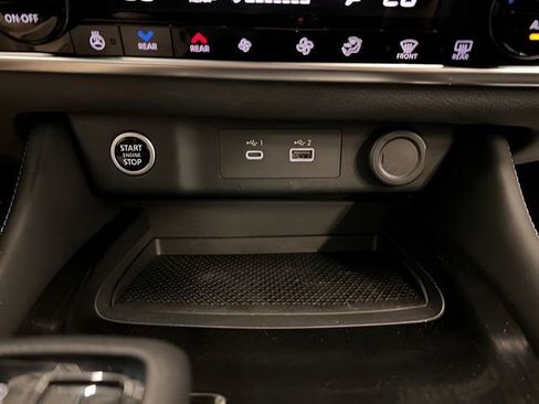 Used 2023 Nissan Rogue SL w/ SL Premium Package image 32