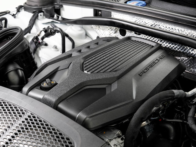 Certified 2026 Porsche Macan AWD/4WD image 29