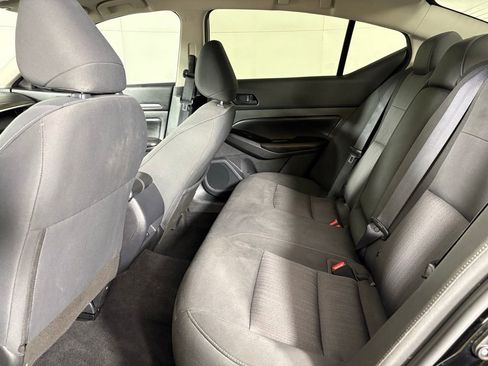 Used 2023 Nissan Altima 2.5 SV FWD image 35