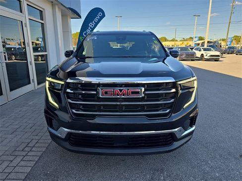 Used 2025 GMC Acadia Elevation image 2