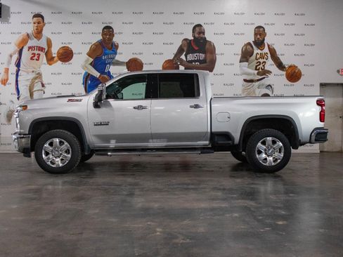 Used 2020 Chevrolet Silverado 2500 LTZ w/ LTZ Texas Edition image 16