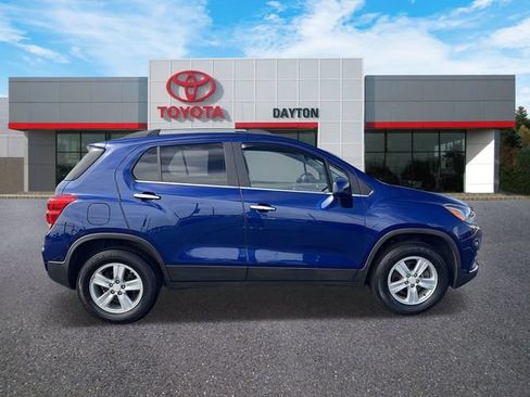 Used 2017 Chevrolet Trax LT w/ LT Convenience Package AWD/4WD image 6
