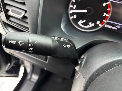 Used 2023 Nissan Rogue SV w/ SV Premium Package image 26