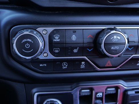 Used 2022 Jeep Gladiator Sport AWD/4WD image 17