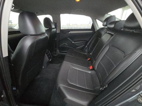 Used 2020 Volkswagen Passat 2.0T SE image 11