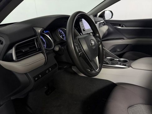 Used 2022 Toyota Camry LE FWD image 19