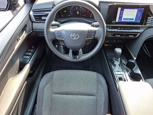 Used 2025 Toyota Camry LE FWD image 11