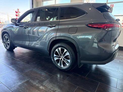 Used 2023 Toyota Highlander XLE FWD image 6