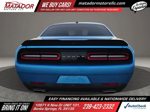 Used 2019 Dodge Challenger SXT w/ Blacktop Package RWD image 6