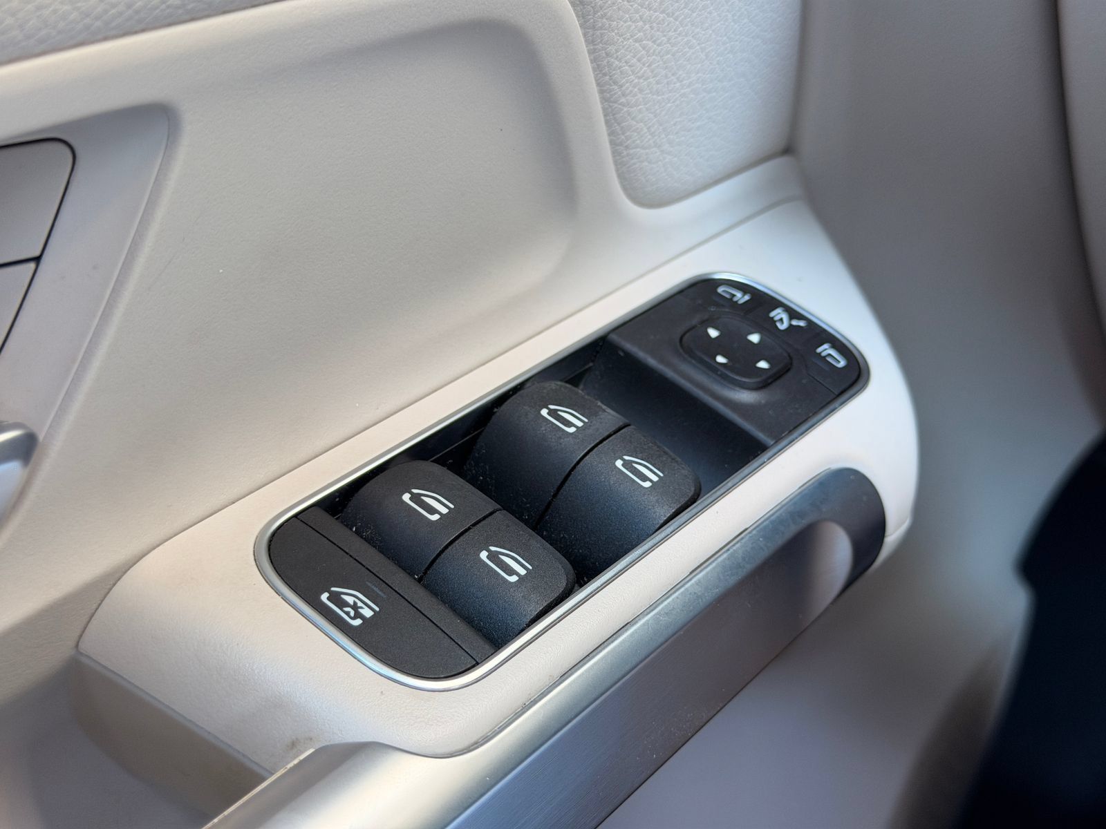 Certified 2023 Mercedes-Benz GLB 250 image 22
