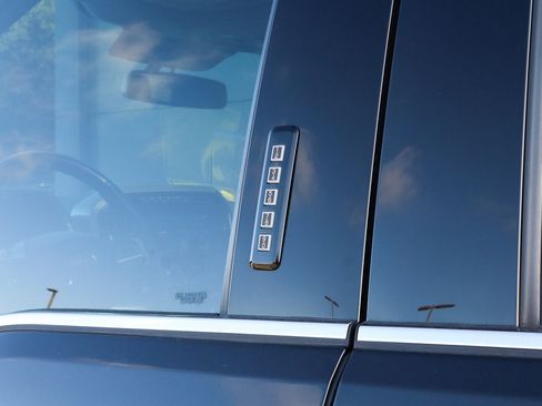 Used 2022 Ford F150 Limited image 14