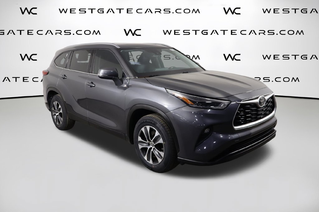 Used 2021 Toyota Highlander XLE FWD image 47