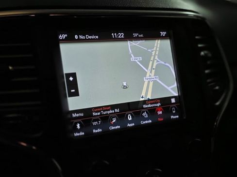 Used 2018 Jeep Grand Cherokee Altitude image 21