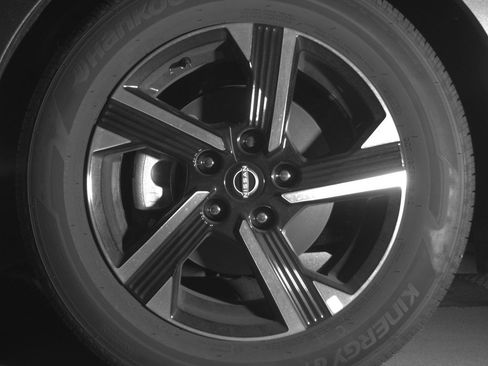 Used 2025 Nissan Sentra SV FWD image 12