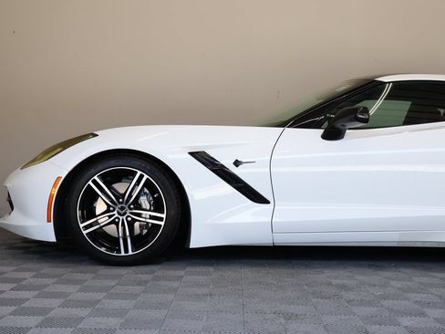 Used 2017 Chevrolet Corvette Stingray Coupe w/ Carbon Flash Badge Package RWD image 8