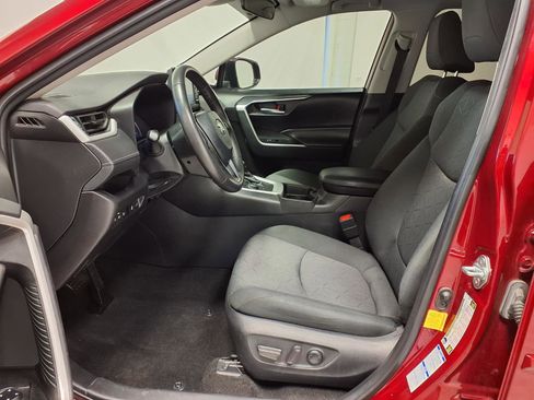 Used 2021 Toyota RAV4 XLE w/ Convenience Package image 26