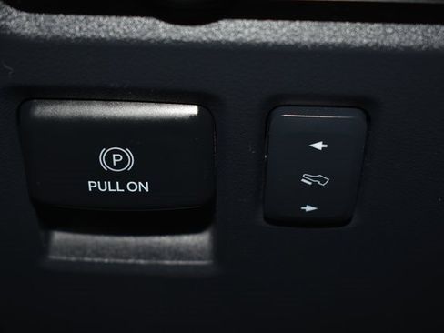 Used 2023 Ford Expedition Max XLT image 18