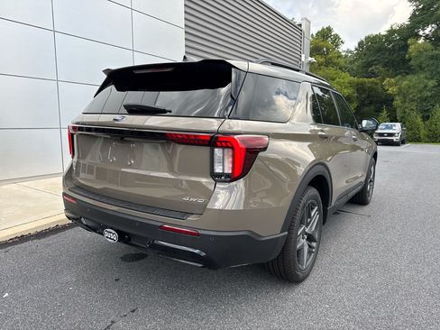 New 2026 Ford Explorer ST-Line w/ ST-Line Street Pack AWD/4WD image 18