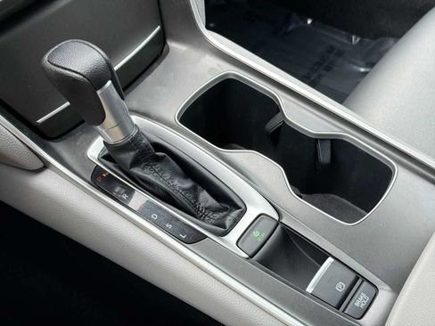 Used 2020 Honda Accord LX image 25
