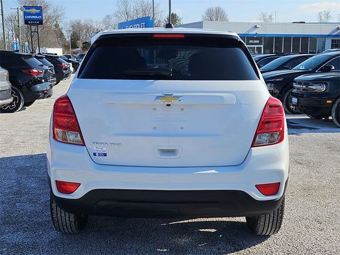 Certified 2022 Chevrolet Trax LS w/ Tint and Cruise Package image 5