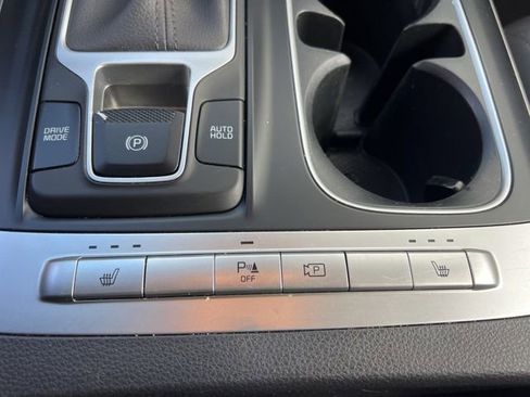 Certified 2024 Kia Carnival LX image 24