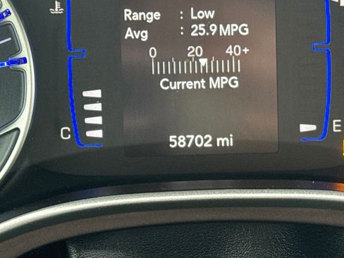 Used 2023 Chrysler Voyager LX FWD image 20