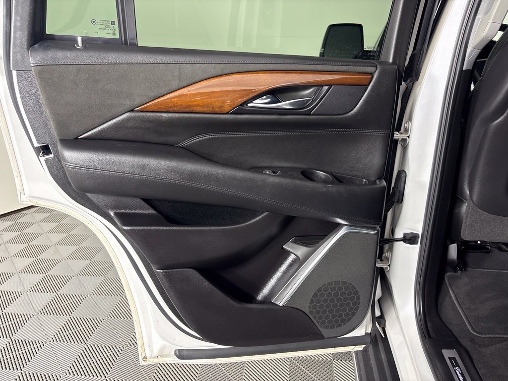 Used 2019 Cadillac Escalade Luxury AWD/4WD image 50