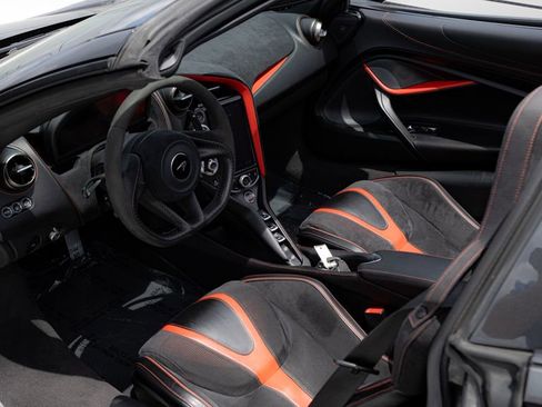 Used 2020 McLaren 720S Performance RWD image 31