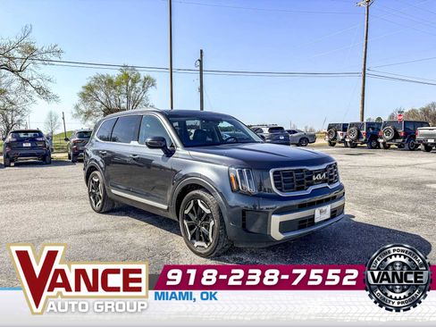 Used 2023 Kia Telluride S w/ S Sunroof Package AWD/4WD image 1