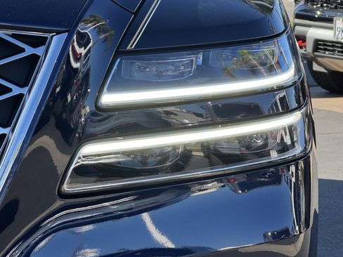 Used 2023 Genesis GV80 2.5T w/ Prestige 20" Package image 6