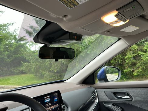 Certified 2023 Nissan Rogue SV image 21