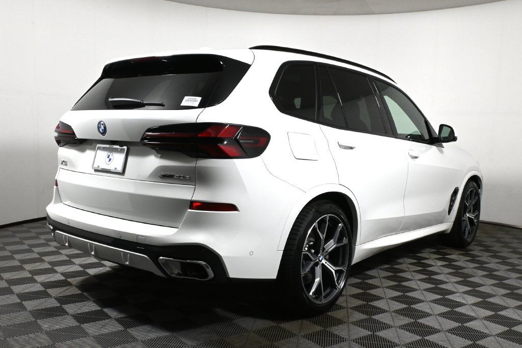 Used 2026 BMW X5 xDrive50e w/ M Sport Package AWD/4WD image 7
