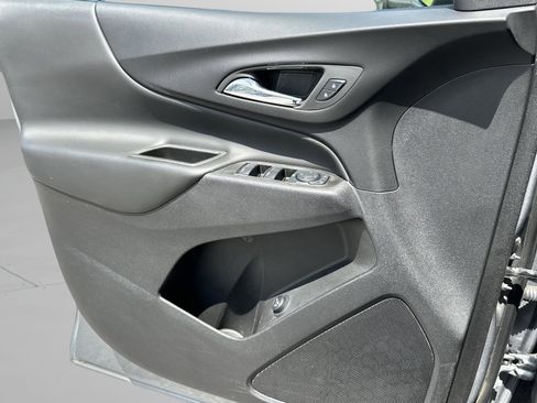 Used 2024 Chevrolet Equinox LT FWD image 22