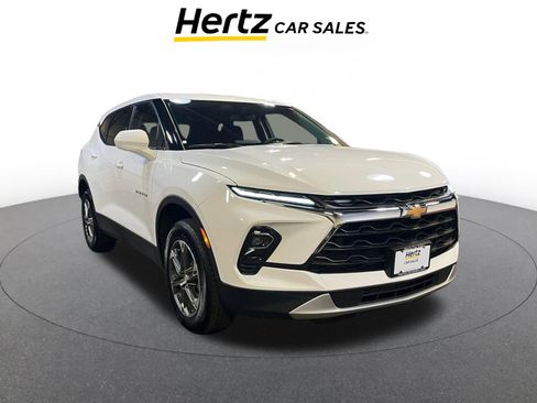 Used 2025 Chevrolet Blazer LT image 1