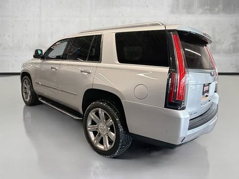 Used 2019 Cadillac Escalade Luxury image 8