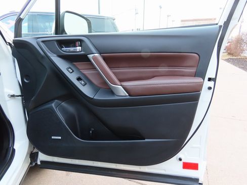 Used 2017 Subaru Forester 2.0XT Touring image 9