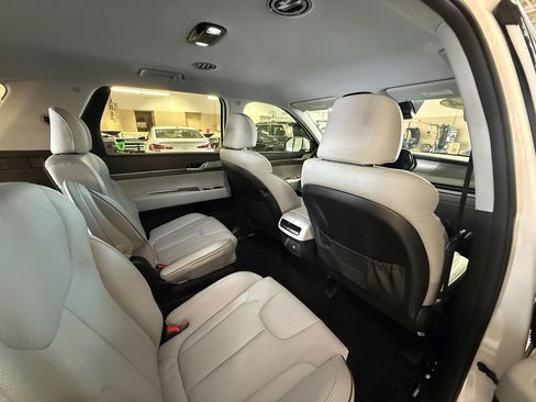Used 2024 Hyundai Palisade SEL FWD image 28