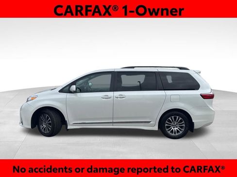 Used 2018 Toyota Sienna XLE Premium FWD image 2