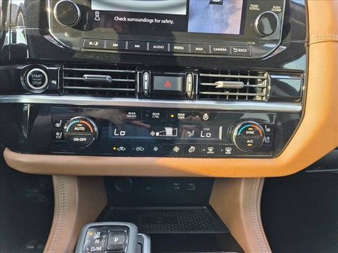 Used 2023 Nissan Pathfinder Platinum AWD/4WD image 15