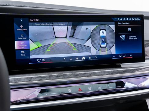 New 2025 BMW 750e xDrive AWD/4WD image 25