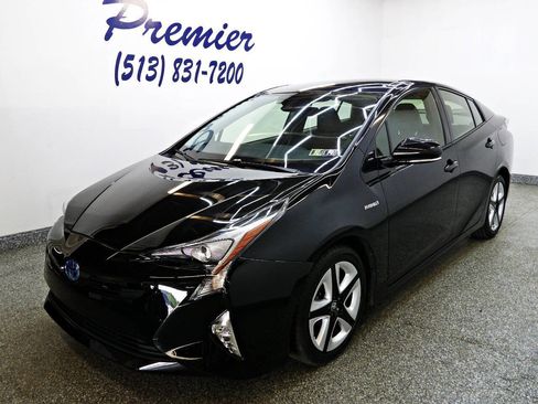 Used 2016 Toyota Prius Three Touring image 1