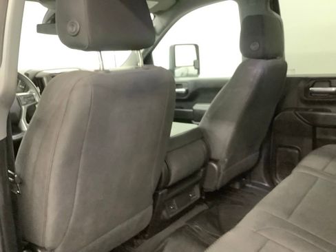 Used 2022 Chevrolet Silverado 2500 Custom w/ Custom Convenience Package image 8