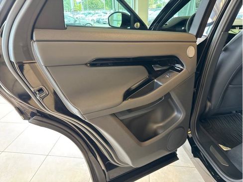 Used 2024 Land Rover Range Rover Evoque Dynamic SE image 13