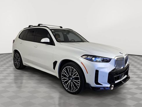 Used 2025 BMW X5 sDrive40i w/ M Sport Package RWD image 2