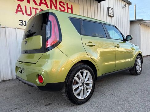Used 2017 Kia Soul + image 7