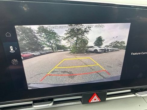 Used 2023 Hyundai Elantra SEL w/ Convenience Package FWD image 12