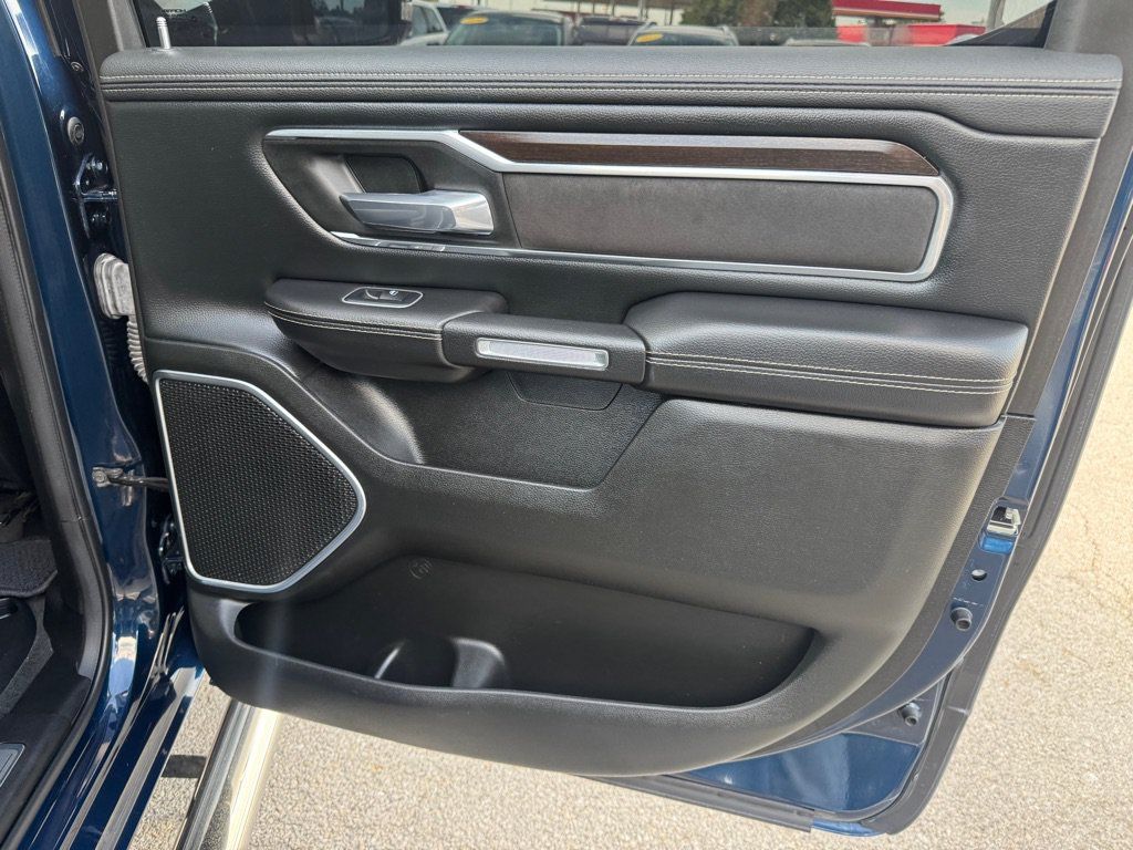 Used 2022 RAM 1500 Laramie AWD/4WD image 17