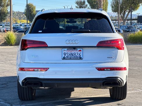 Certified 2025 Audi Q5 2.0T Premium w/ Convenience Plus Package image 5